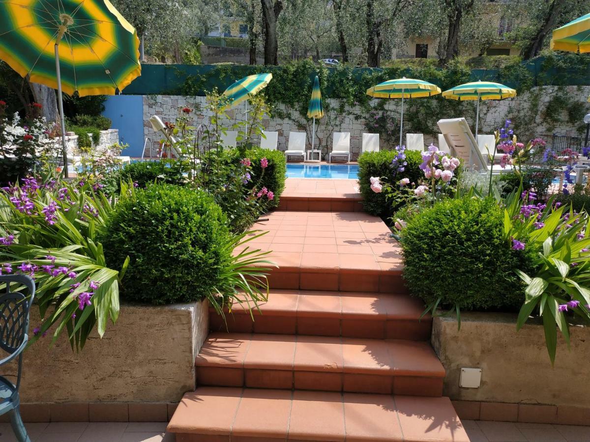 Hotel Casa Popi Μαλτσεζίνε Εξωτερικό φωτογραφία